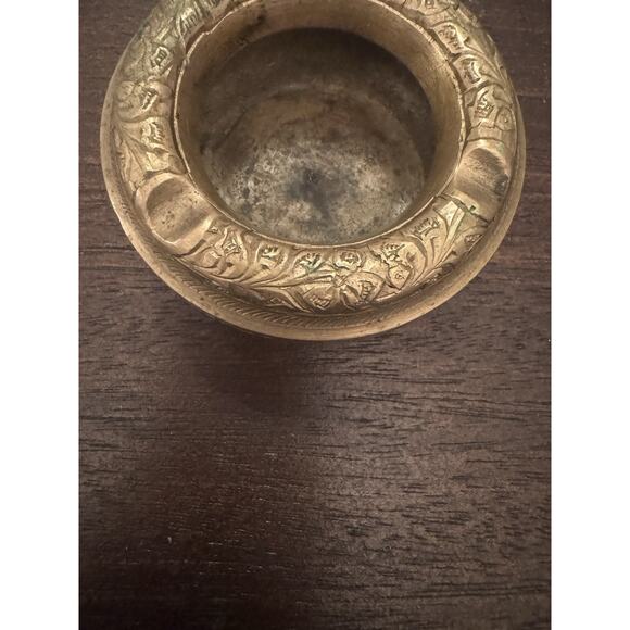 VTG Brass Ashtray Handmade Ornate Patina 3 Cigarettes Trinket Dish Made in India - Picture 4 of 11